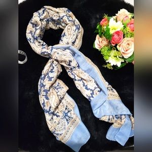 New Pretty Persuasions Scarf